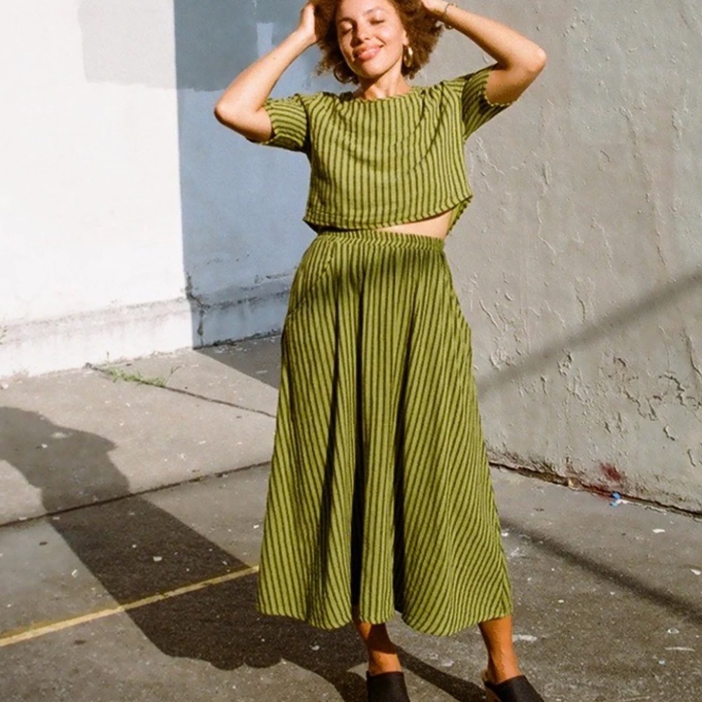 Curator Fawn Skirt Stripe, Avocado + Black Stripe, Size L